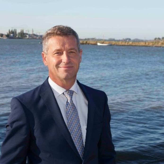 Burgemeester Dirk Heijkoop van Hardinxveld-Giessendam.