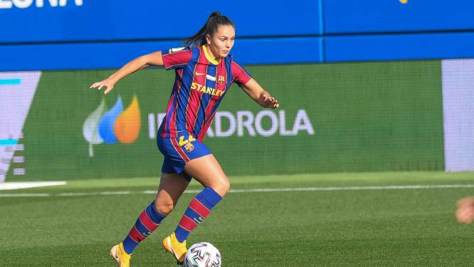 Fans zien Lieke Martens met Barcelona in Estadi Johan Cruyff doordenderen