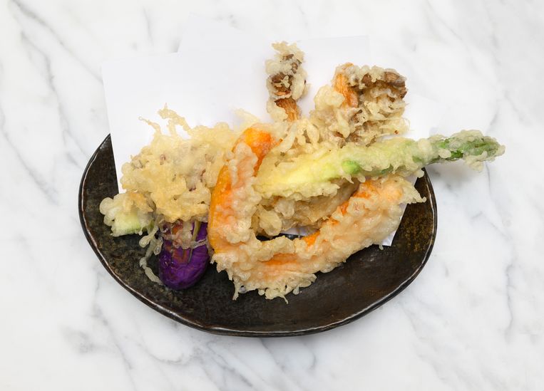 Tempura basic; pompoen, asperge, oesterzwam en aubergine. Beeld Els Zweerink