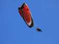 Politie staakt zoektocht naar vermiste paraglider 