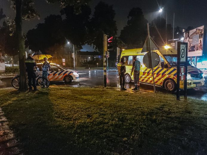 De fietser hoefde uiteindelijk niet mee met de ambulance.