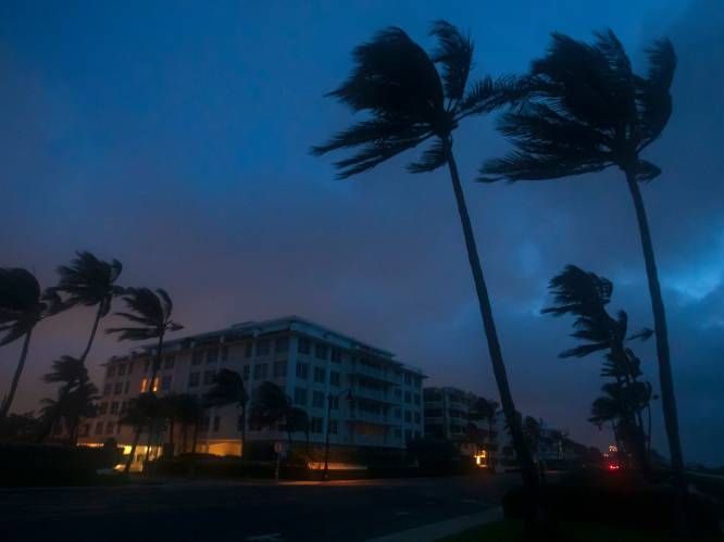 Tropische storm Isaias zwelt weer aan tot orkaankracht, noodtoestand afgekondigd voor North Carolina