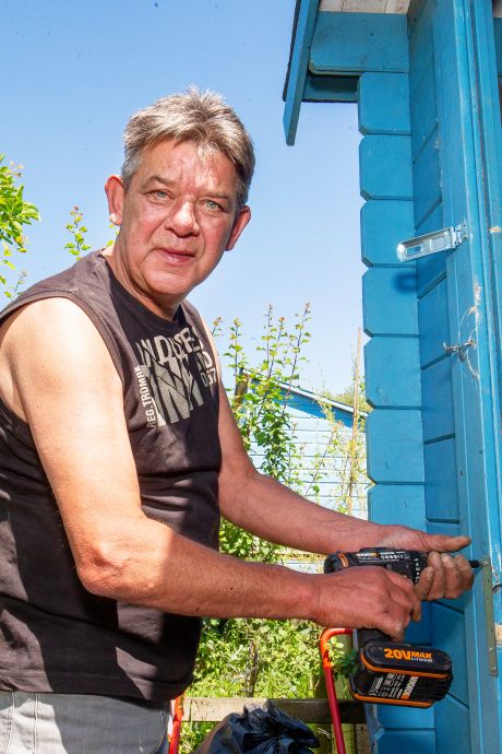 Tuinders woedend: dieven bouwen brug om tientallen volkstuinen en schuurtjes leeg te roven