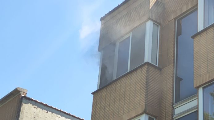 De brand woedde in een flat op de eerste verdieping.