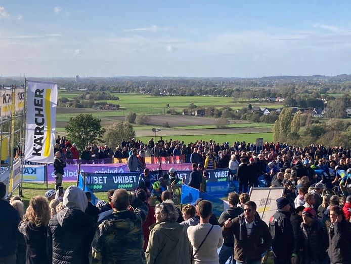 Nederlanders heersen op Koppenbergcross, maar dat laten de fans niet aan hun hart komen