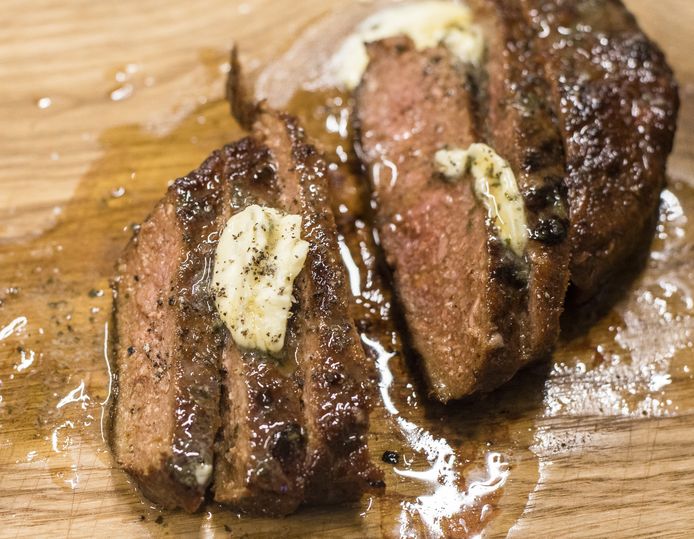 Daar issie dan: de eerste vega-biefstuk ter wereld