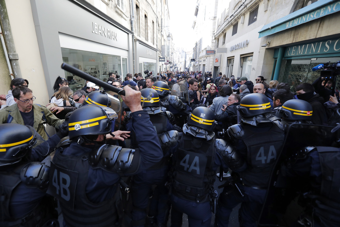 Gilets Jaunes Le Syndicat De Police En A Ras Le Bol Des