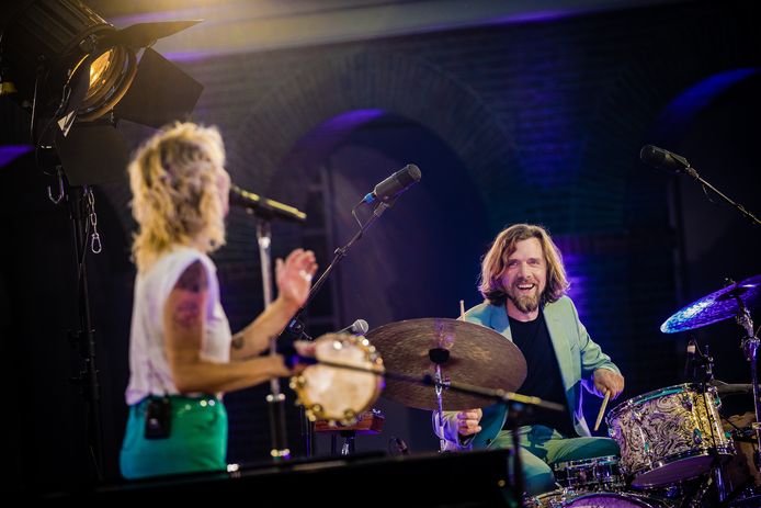 Bram van den Berg, drummer van Krezip, gaat het komende jaar spelen bij de Ierse band U2.