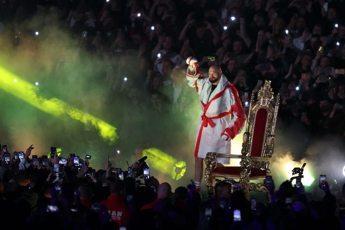 Tyson Fury va alla grande a Wembley.