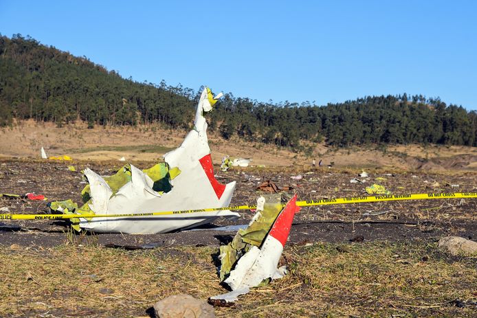 Wrakstukken van de verongelukte Boeing 737-MAX van Ethiopian Airlines.