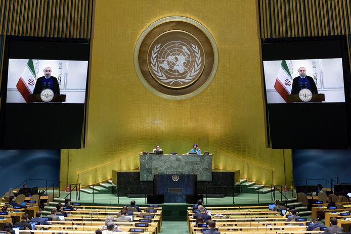 De Iraanse president Hassan Rouhani spreekt de plenaire vergadering van de VN toe via een videoboodschap. Archiefbeeld.