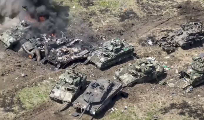 Il filmato pubblicato sabato mostra carri armati tedeschi e americani distrutti nei combattimenti nella regione di Zaporizhia, secondo il ministero della Difesa russo.
