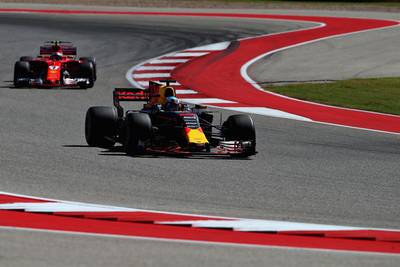 Grand Prix duurt voor Ricciardo slechts 16 rondes