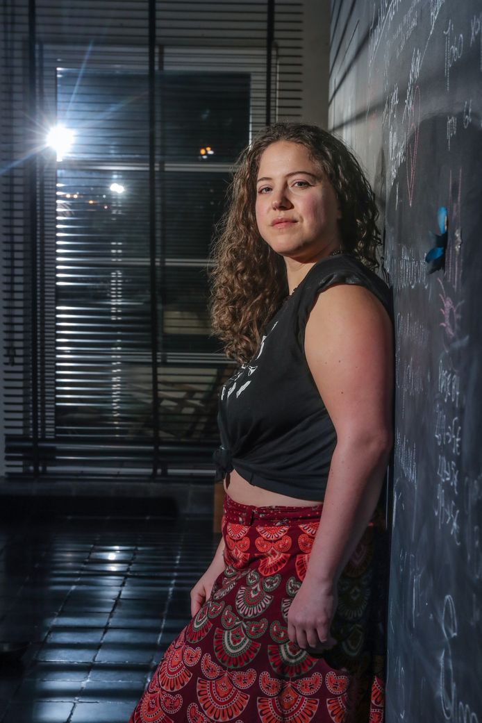 Lisette: “Est-ce qu'il m'arrive de tomber amoureuse de clients? Oui. Si je pouvais, je ne rencontrerais que des clients pour lesquels j’éprouve également des sentiments d’amour.”