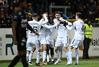 Festival de buts sans vainqueur entre Eupen et Ostende, Westerlo revient à un point du top 4