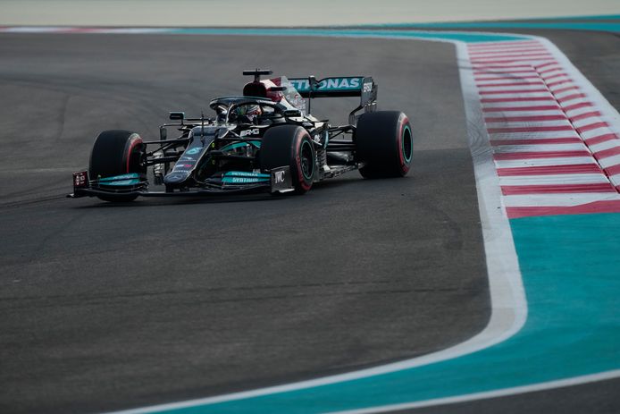 Lewis Hamilton lors des essais libres du Grand Prix d'Abou Dhabi.