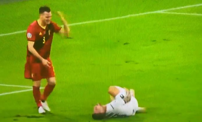 Un Miracle De Noel Immobile Moque Apres Une Flagrante Simulation Sur Le Premier But Italien Euro 2020 7sur7 Be [ 420 x 694 Pixel ]