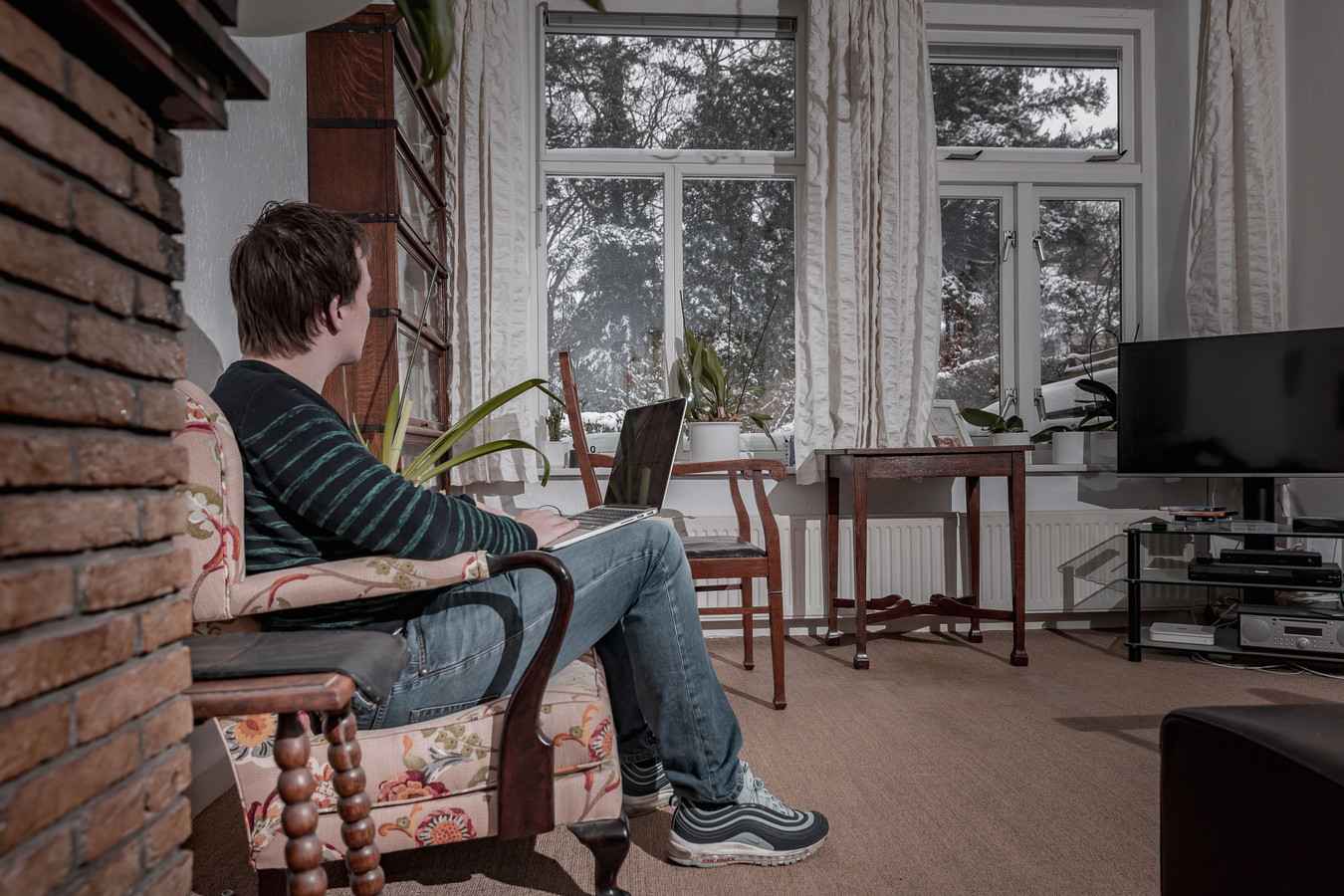 Lucas (21) ervaart extreme eenzaamheid ‘Ik heb al tien maanden geen