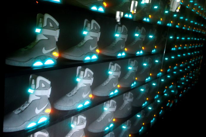 Zelfstrikkende store schoenen nike