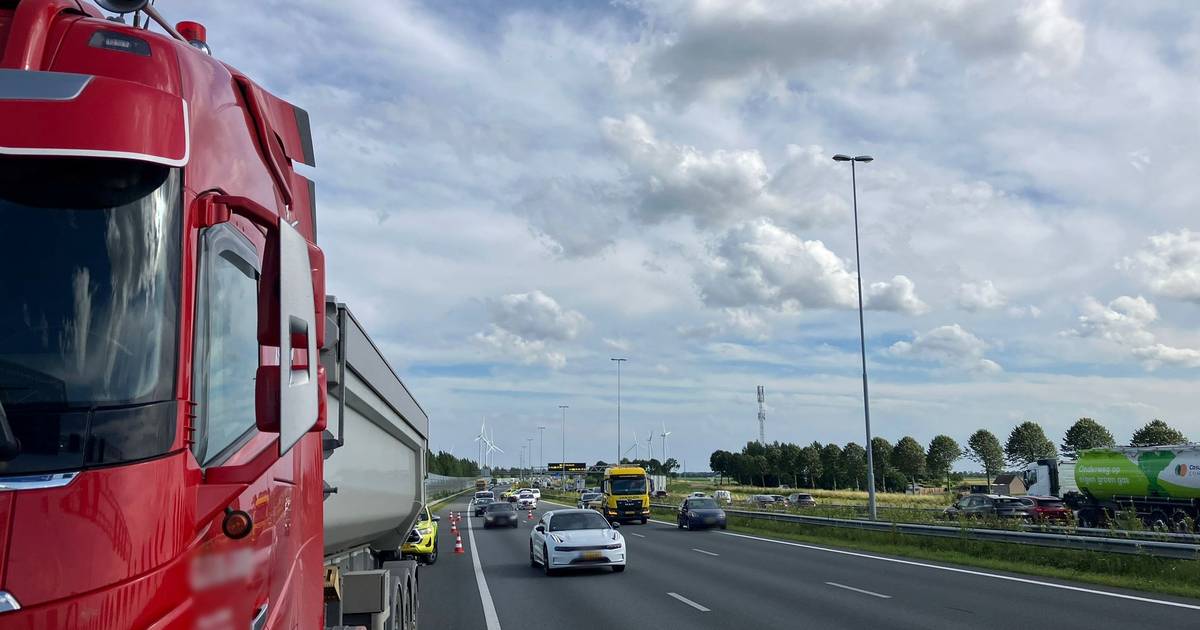 Meerdere voertuigen op elkaar gebotst op de A16 in Moerdijk