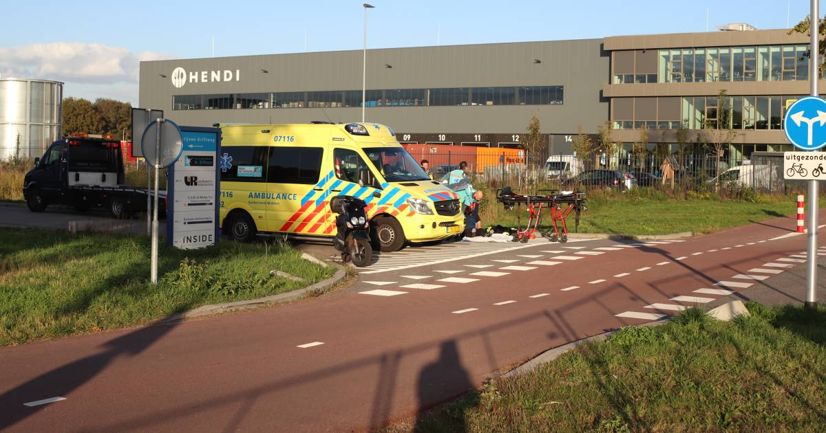Scooterrijder raakt gewond bij botsing in de Klomp - De Gelderlander