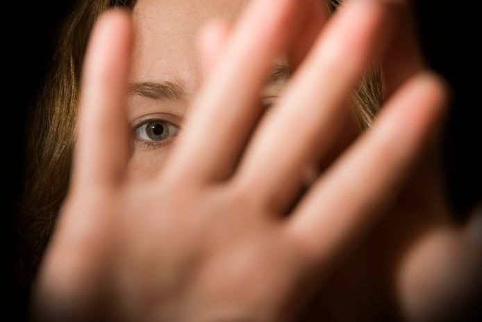 De vrouw vormde 17 jaar lang een koppel met haar man, maar van een sprookjeshuwelijk was er allesbehalve sprake.