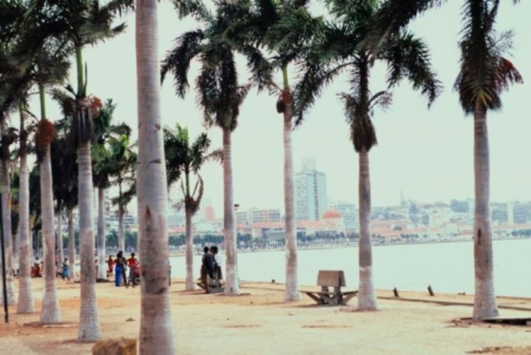 Het strand van Luanda in Angola Beeld UNKNOWN