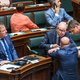 "Zoveel woorden, zo weinig antwoorden": Geens neemt geen ontslag, maar vragen blijven