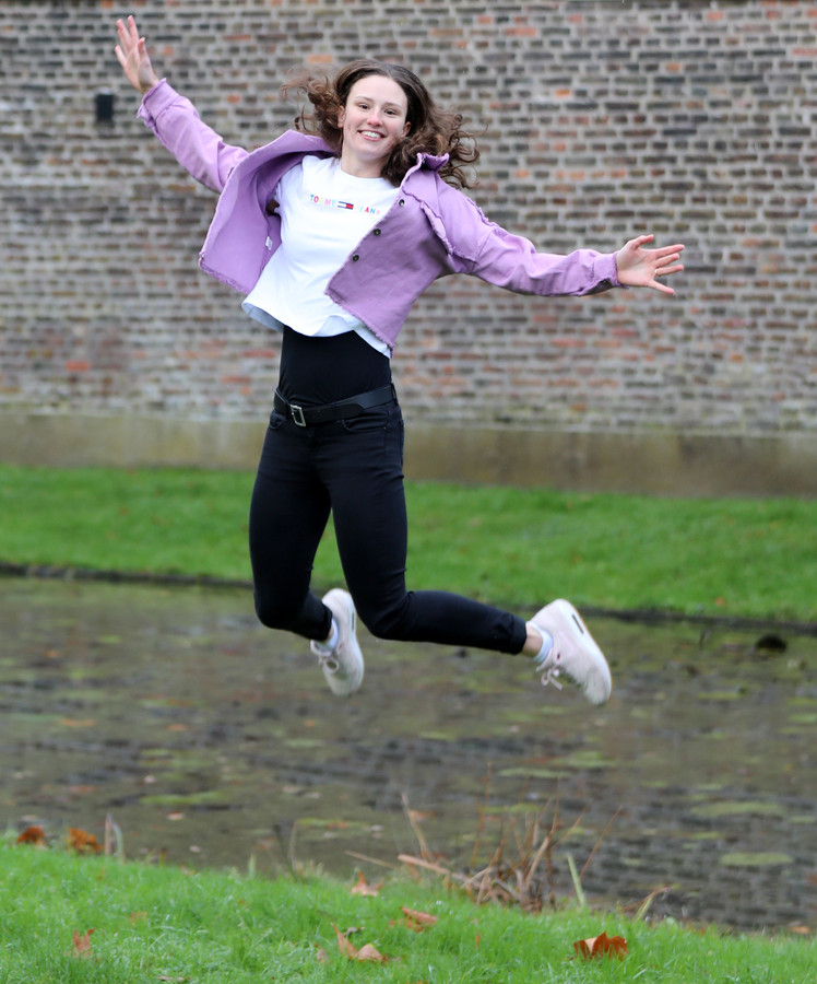 Dordtse zwemster Kim Busch naar Spelen in Tokio ‘Ik wil het wel van de