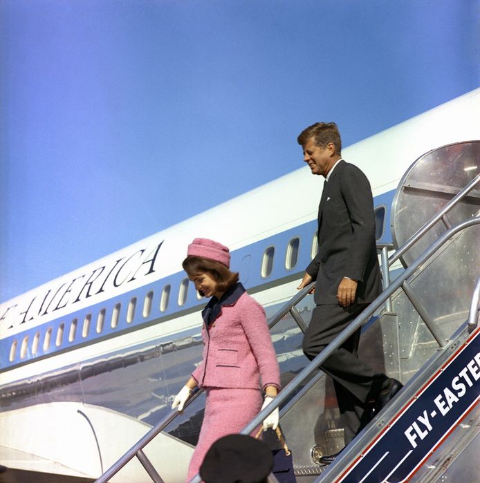 The President and First Lady landed at Love Field Airport in Dallas aboard Air Force One.