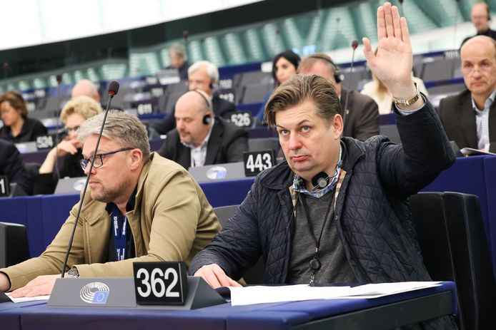 EU-parlementslid Maximilian Krah (rechts op de foto).