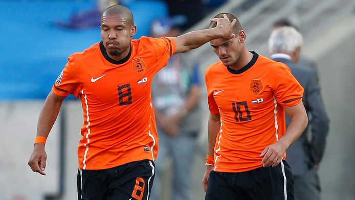 Gaan De Jong en Sneijder weer op één middenveld spelen?