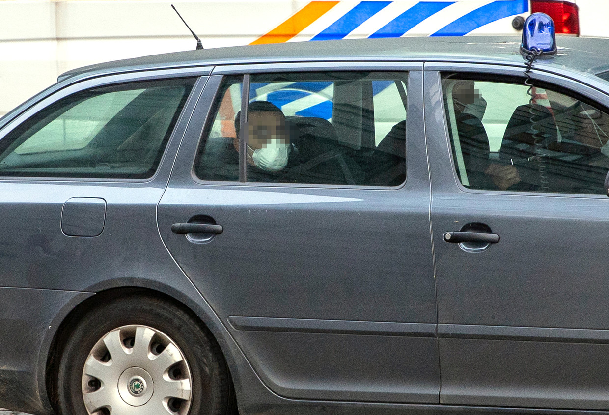 Eén van de arrestanten bij de Brusselse operatie. Beeld Photo News