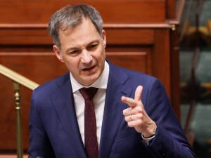 Un présentateur radio appelle à “descendre” Alexander De Croo, le Premier ministre porte plainte