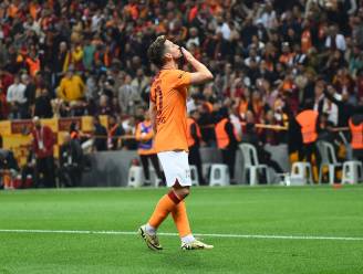 LIVEBLOG ADANA DEMIRSPOR - GALATASARAY. (0-0) Mertens niet gevaarlijk in fletse eerste helft voor Galatasaray