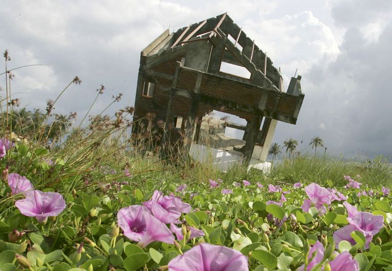Banda Atjeh, Indonesië, 2005, een jaar na de aardbeving en tsunami. Beeld Getty