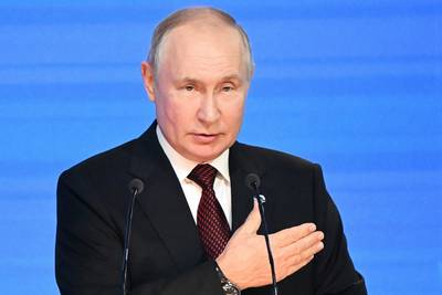 Poetin in speech: “Westen is realiteitszin kwijt. Wij zijn zogenaamde oorlog niet begonnen”