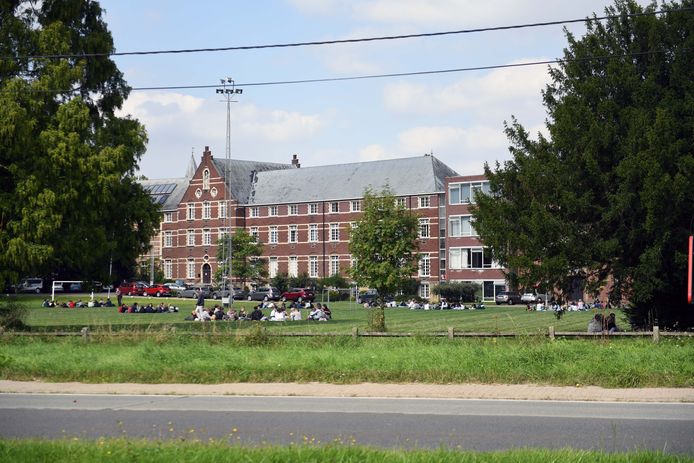 Het Montfortcollege in Rotselaar.