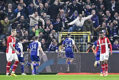 Une polémique, un seul but et une précieuse victoire pour Anderlecht, qui met la pression sur l'Union