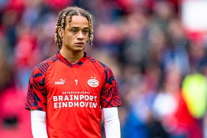 Xavi Simons ontwikkelt zich goed in het shirt van PSV.
