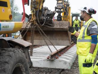 Infrabel werkt op de spoorlijn tussen Zingem en Gavere