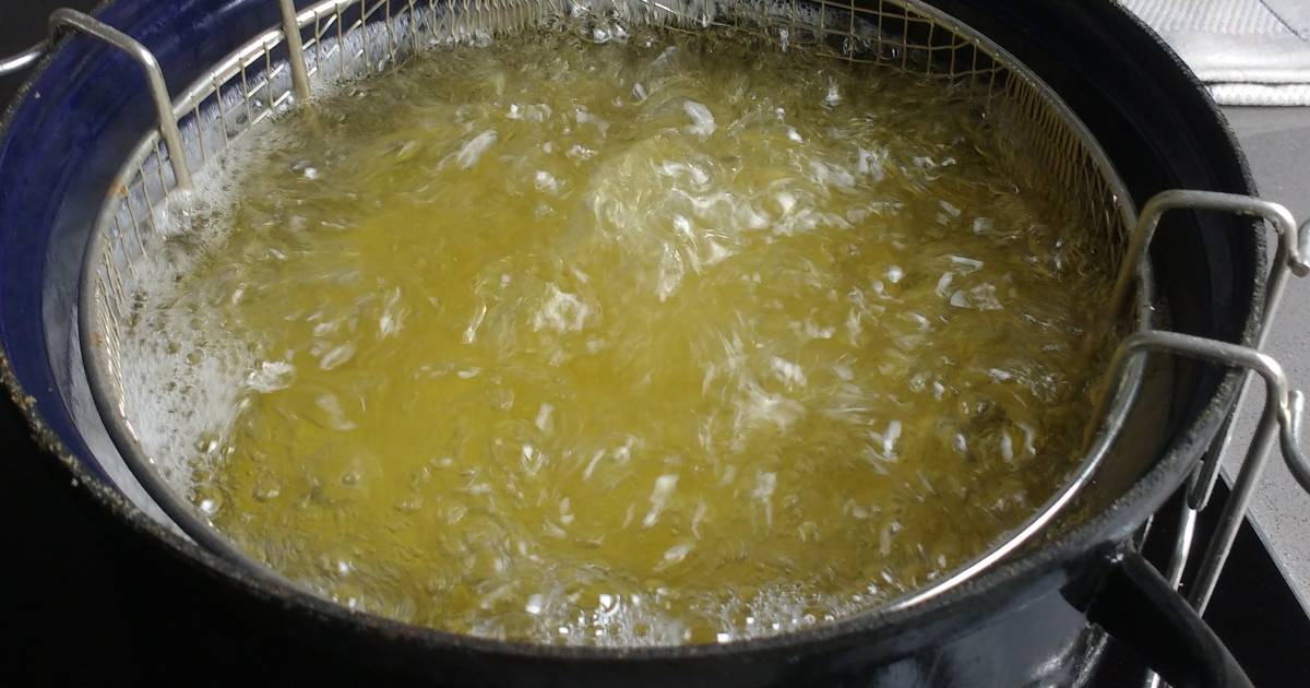 Snackbareigenares gooit kokend frituurvet naar overvaller, maar of het mag?