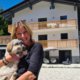 Hond Roosje van Caroline uit ‘B&B vol liefde’ steelt de show in ‘Renze’