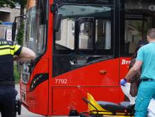 Scooterbestuurster raakt gewond bij botsing met lijnbus Oosterhout