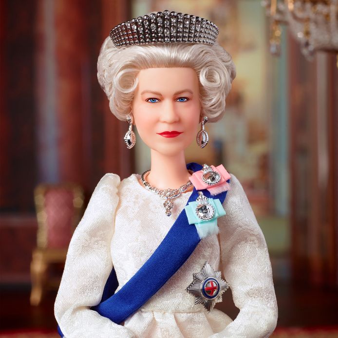 Octrooi domineren vlees Queen Elizabeth viert jubileum met eigen Barbiepop | Showbizz | hln.be