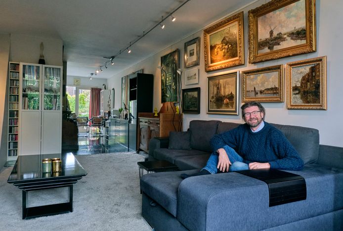 Stillevens, landschappen, modern abstract werk. Kunstverzamelaar Koos van Veen hangt het liefst zijn hele huis ermee vol.