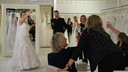 Samen met stylist en presentator Fred van Leer vond Fianne Put uit Deventer haar perfecte trouwjurk en daar mocht op geproost worden.