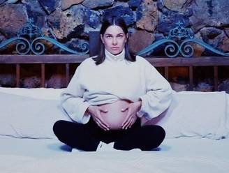 Babyboom bij ‘Thuis’: nu ook Lauren Müller (Thilly) zwanger