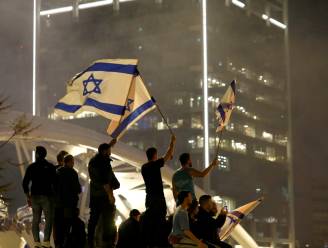 Chaos in Israël: massale protesten na ontslag kritische defensieminister, Netanyahu zet justitiehervorming stop na oproep van president