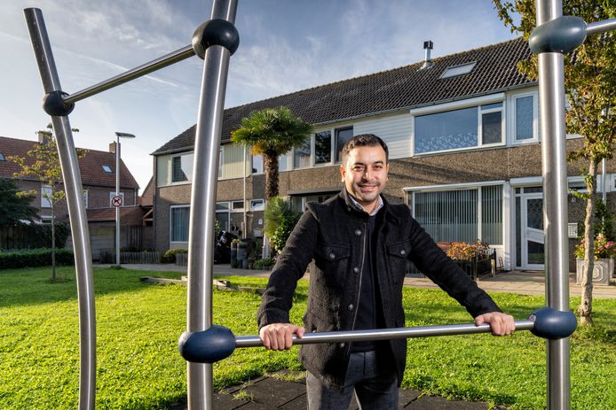Hüseyin Simsek, raadslid uit Oudheusden zet zich in voor een mooier dorp. ,,De situatie hier is complex."